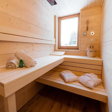 In Grundlsee Near Slopes * 그룬들시