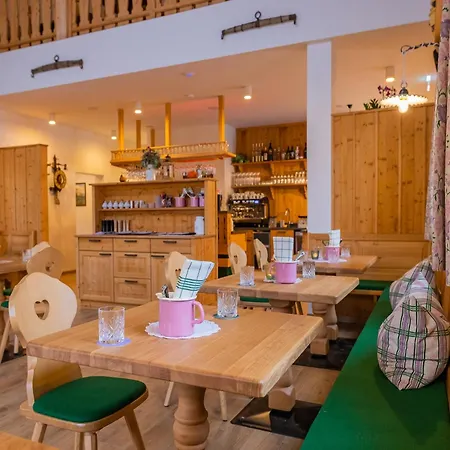 In Grundlsee Near Slopes * Grundlsee