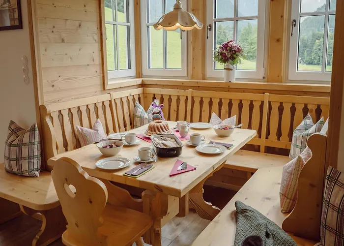 In Grundlsee Near Slopes Holiday home